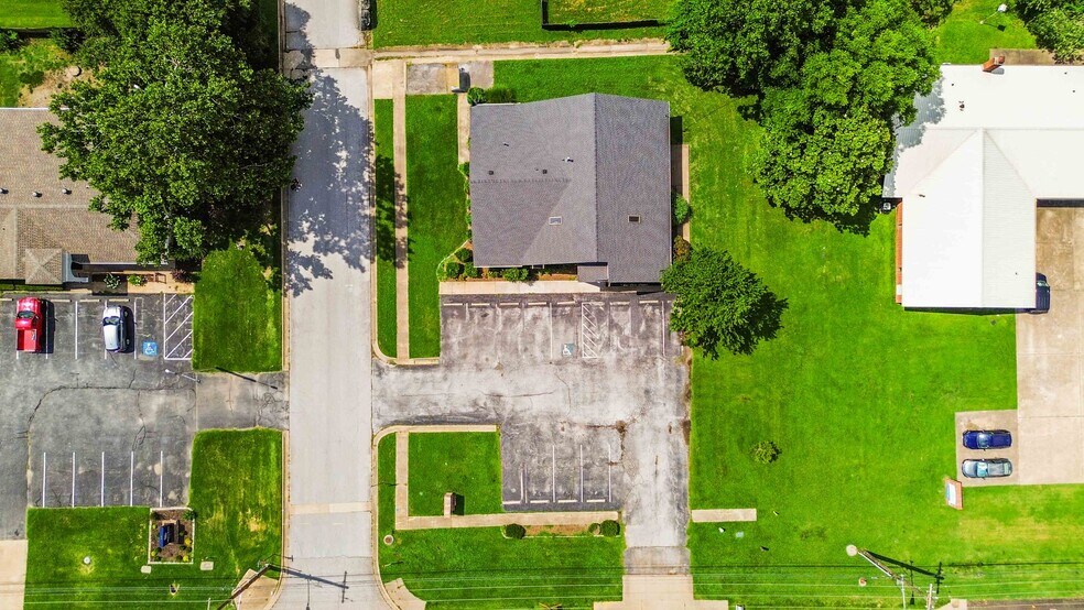 More Photos Of 1412 Se 14th St, Bentonville Medical For Sale