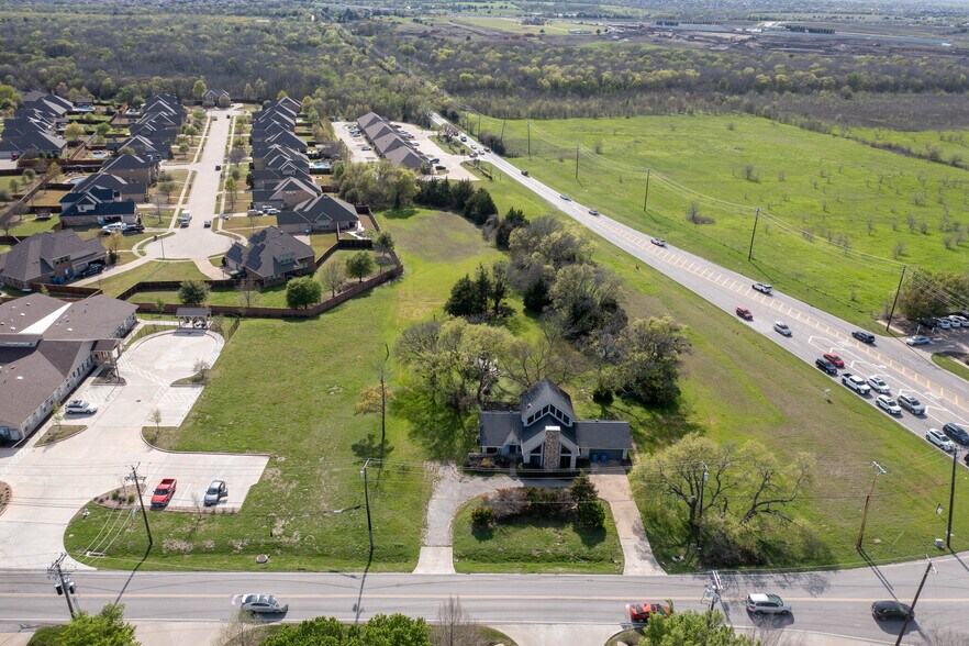 Primary Photo Of 8409 Chiesa Rd, Rowlett General Retail For Sale
