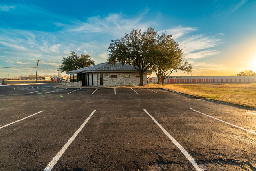 More Photos Of 8506 Wesley St, Greenville Medical For Sale