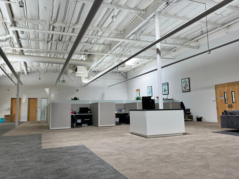 More Photos Of 8100 Camino Arroyo, Gilroy Manufacturing For Sale