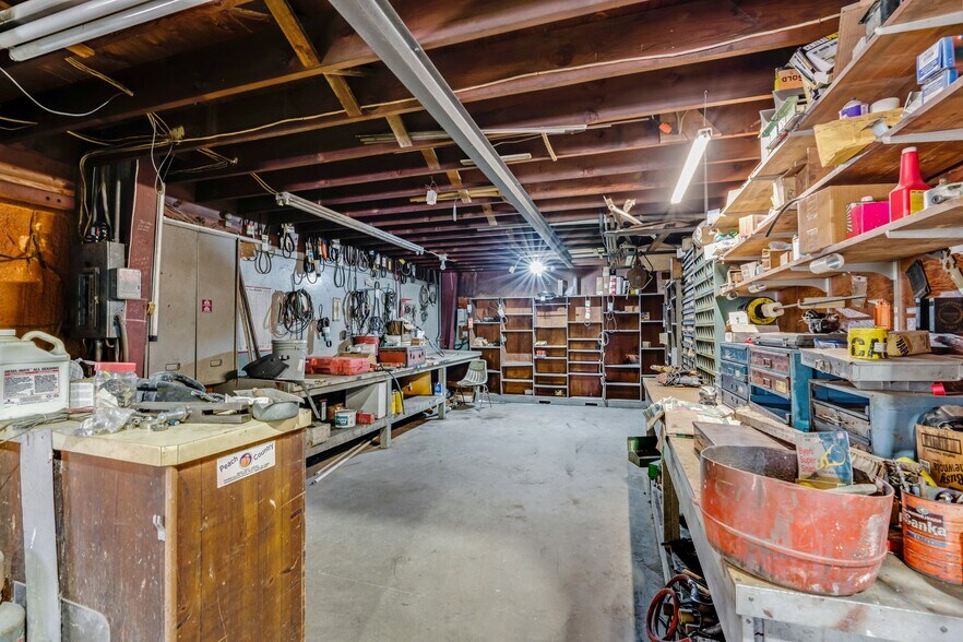 More Photos Of 1445 Catawba Ave, Newfield Service For Sale