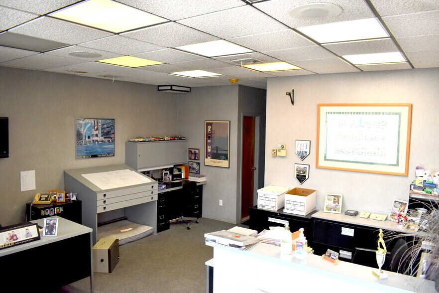 More Photos Of 546 E Meadow Ave, East Meadow Freestanding For Sale