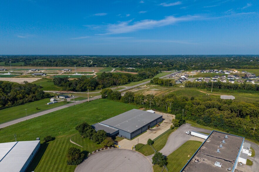 More Photos Of 151 Hanger Cir, Richmond Warehouse For Sale