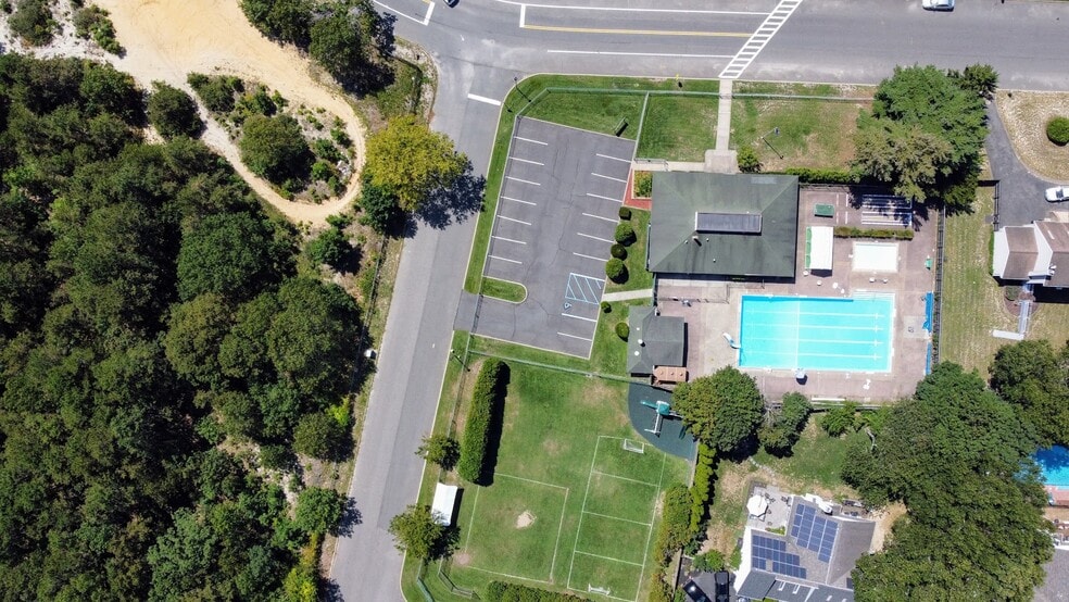 More Photos Of 9-10 Glenmere Ln, Coram General Retail For Sale