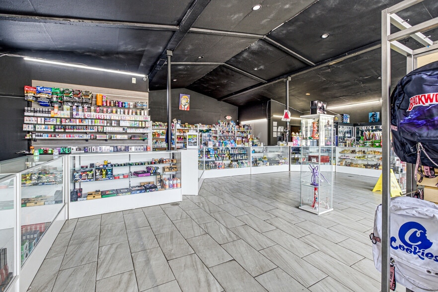 More Photos Of 5940 Merrill Rd, Jacksonville Storefront For Sale