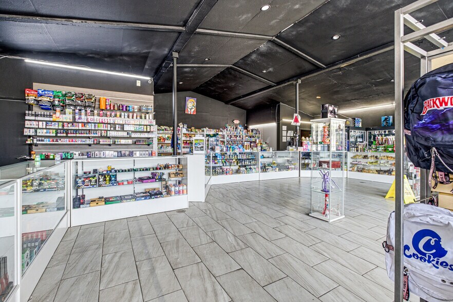 More Photos Of 5940 Merrill Rd, Jacksonville Storefront For Sale