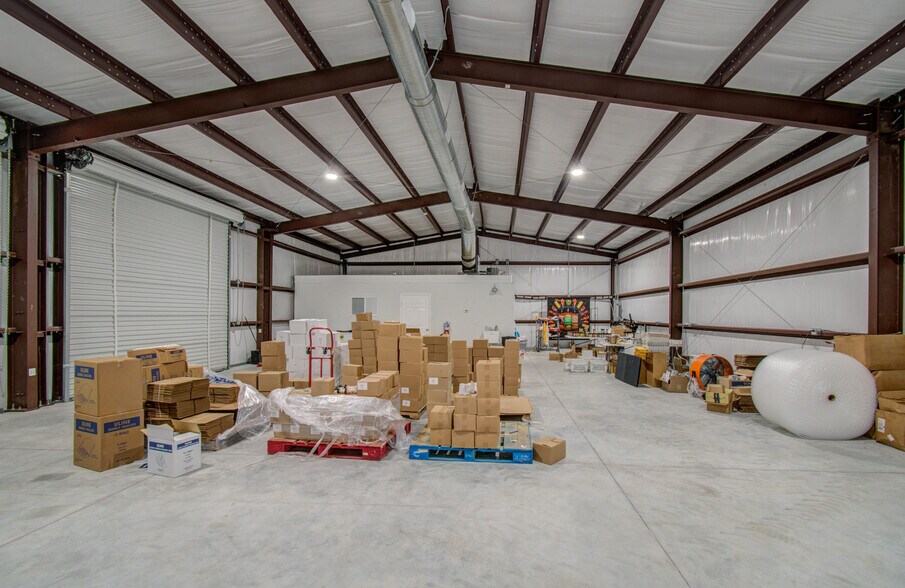 More Photos Of 7514 Bailey Rd, Pearland Warehouse For Lease
