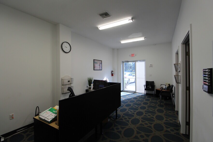 More Photos Of 3230 E 59th Dr, Bradenton Distribution For Lease