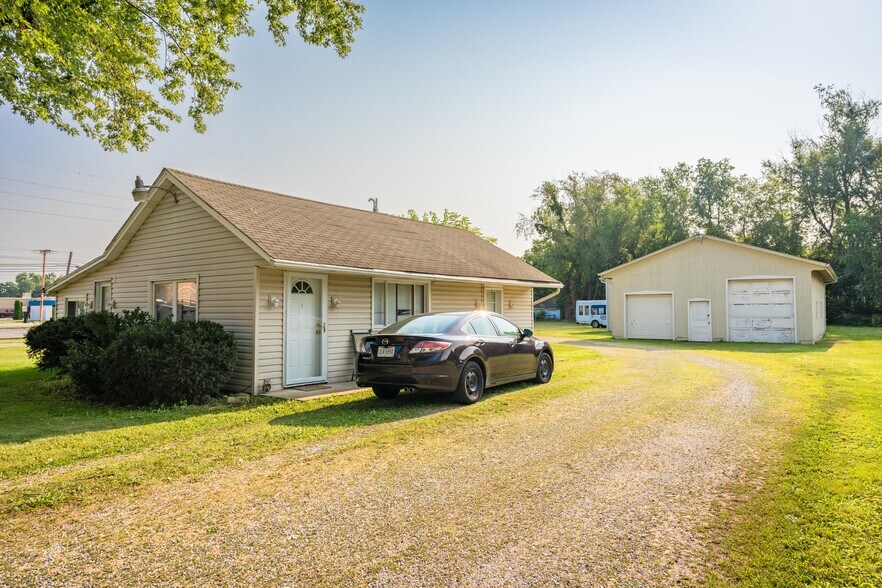 More Photos Of 4268 Erie Ave SW, Navarre Office Residential For Sale