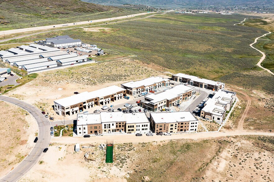 More Photos Of 4554 Forestdale Dr, Park City Light Manufacturing For Sale