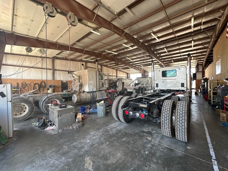 More Photos Of 7300 S County Road 1270, Midland Warehouse For Lease