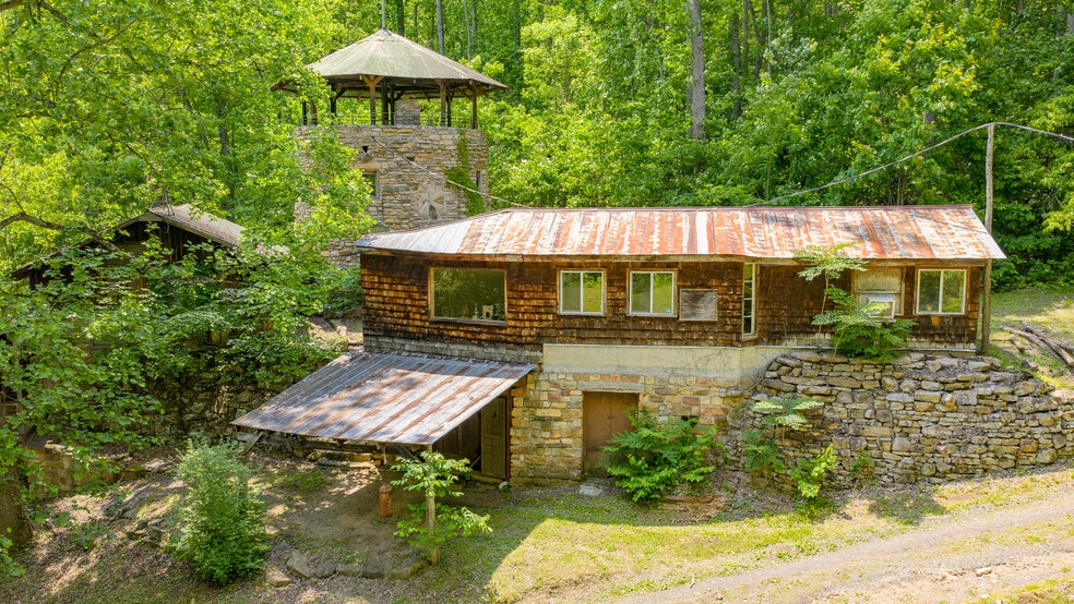 More Photos Of 1413 Song Bird Ln, Grassy Meadows Lodge Meeting Hall For Sale