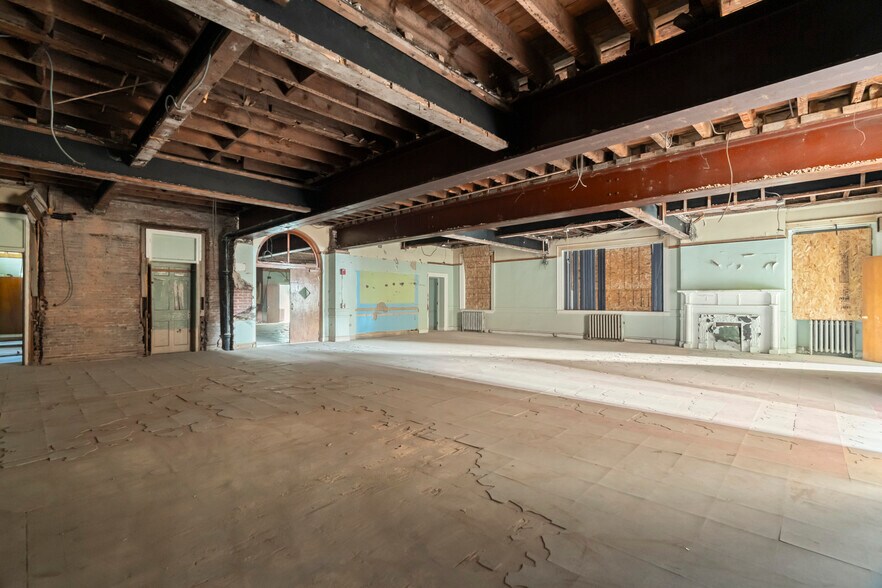 More Photos Of 54 Washington St, Middletown Office For Sale