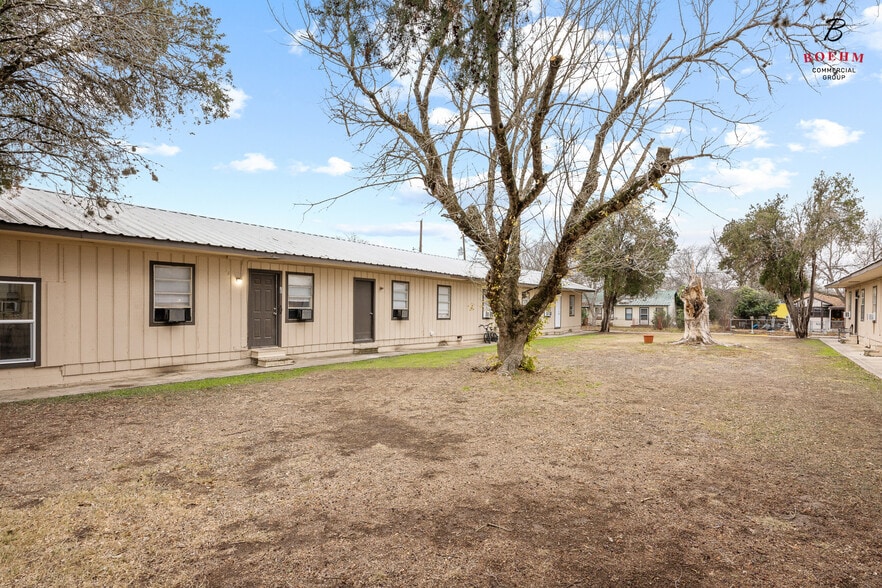 More Photos Of 2906-2908 Hunt St, Kerrville Apartments For Sale