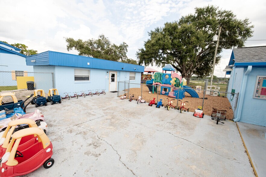 More Photos Of 217 N Kirkman Rd, Orlando Office For Sale