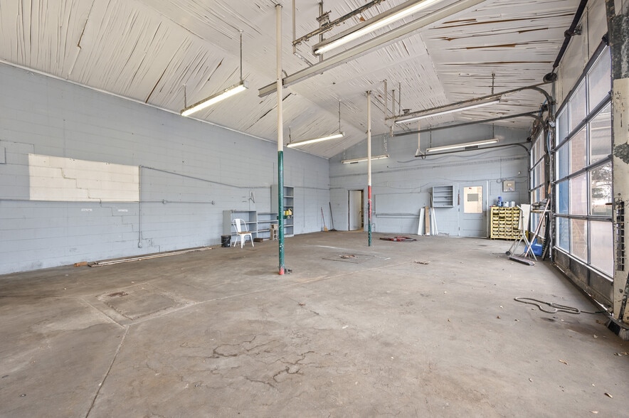 More Photos Of 4927 S Amherst Hwy, Madison Heights Specialty For Sale