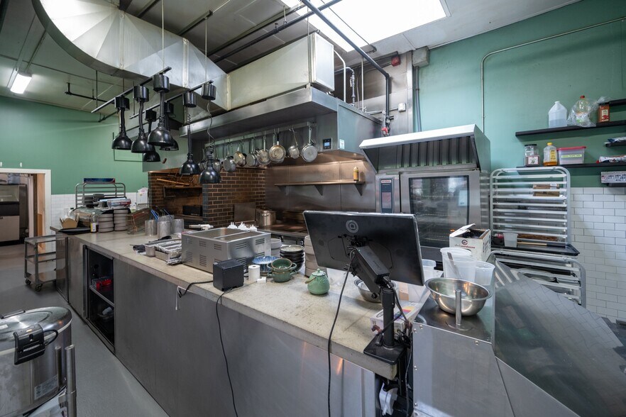 More Photos Of 1232 N State St, Bellingham Restaurant For Sale