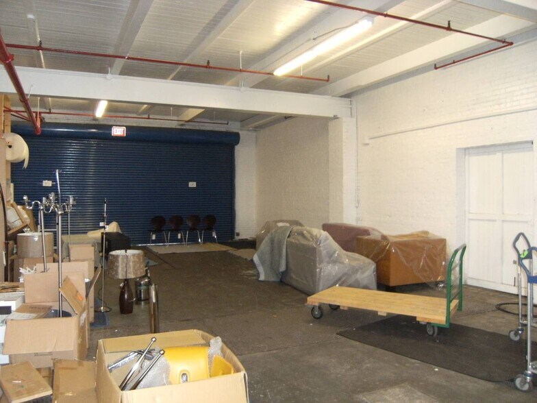 More Photos Of 5015-5025 Colorado Ave S, Seattle Warehouse For Lease