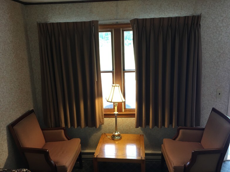 More Photos Of 42 Stockbridge Rd, West Stockbridge Hotel For Sale