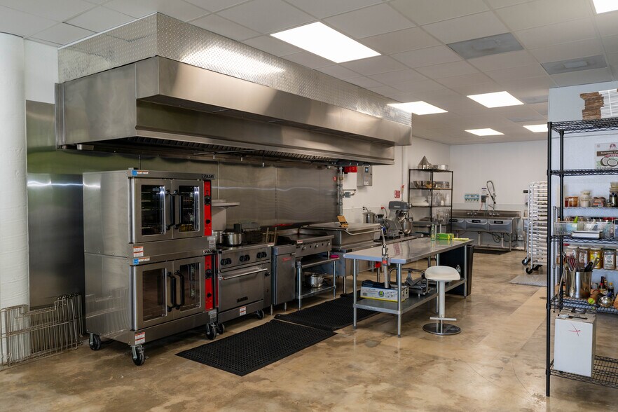 More Photos Of 300 SW 17th Ave, Miami Fast Food For Sale