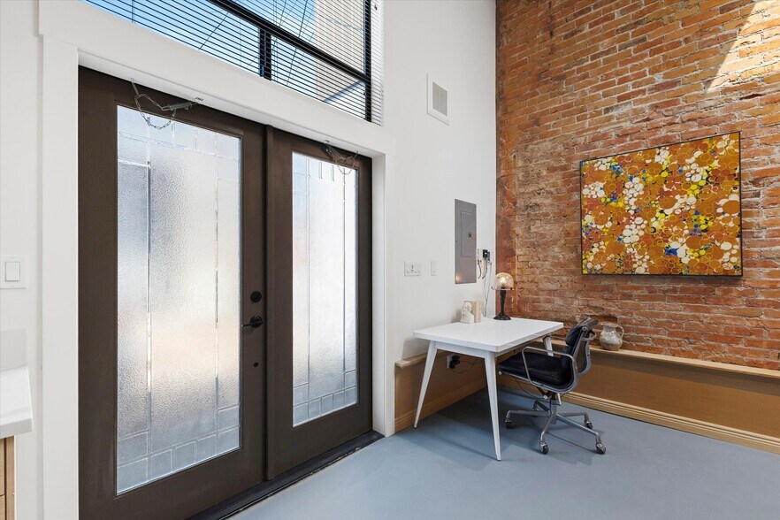 More Photos Of 511 S 1st St, Mount Vernon General Retail For Sale