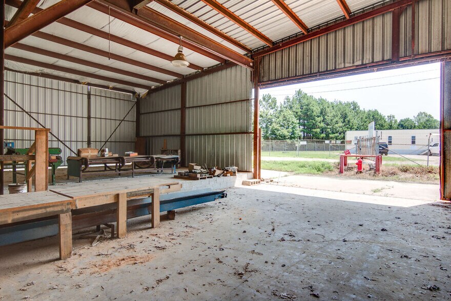 More Photos Of 720 E Main St, Ashdown Warehouse For Sale