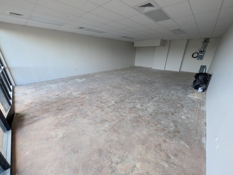 More Photos Of 94-1144 Ka Uka Blvd, Waipahu General Retail For Lease
