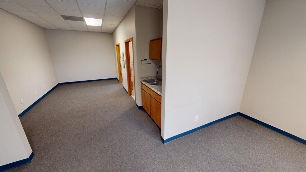 More Photos Of 1113 W Avenue M4, Palmdale Office For Lease