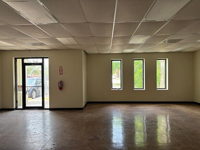 More Photos Of 1610 E Tyler St, Harlingen Unknown For Lease