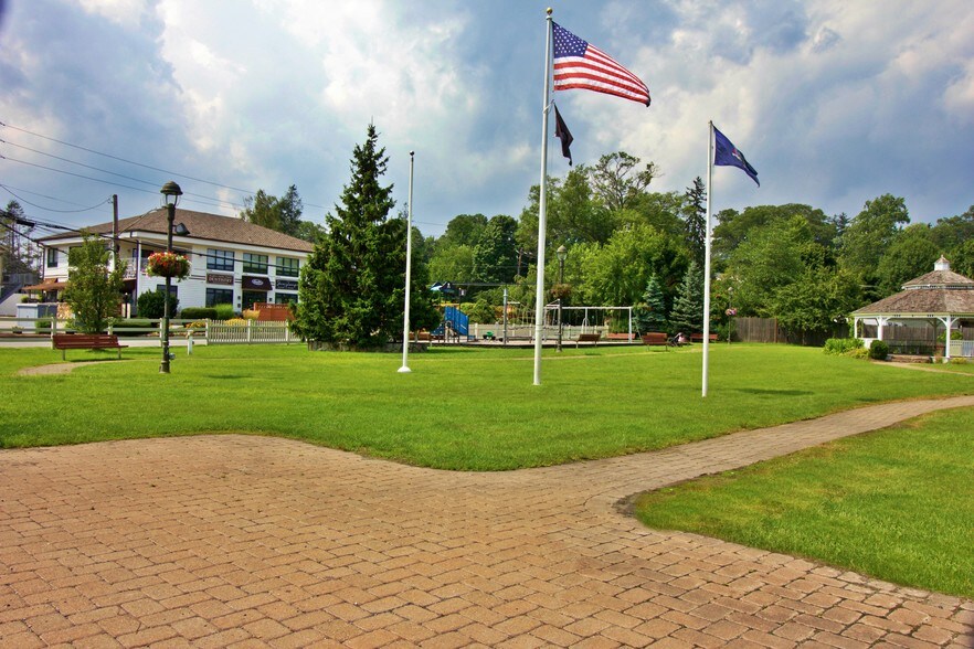 More Photos Of 947 S Lake Blvd, Mahopac Restaurant For Sale