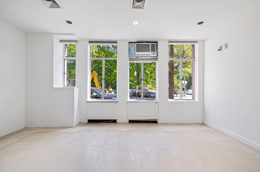 More Photos Of 211 Central Park W, New York Apartments For Sale