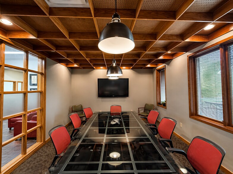 More Photos Of 13438-1 Bandera Rd, Helotes Office For Sale