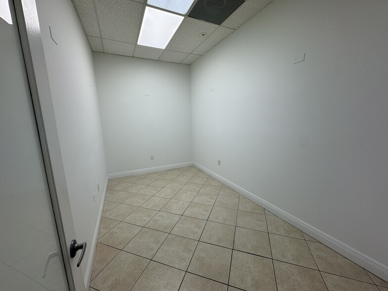 More Photos Of 4005 NW 114th Ave, Doral Business Park For Lease