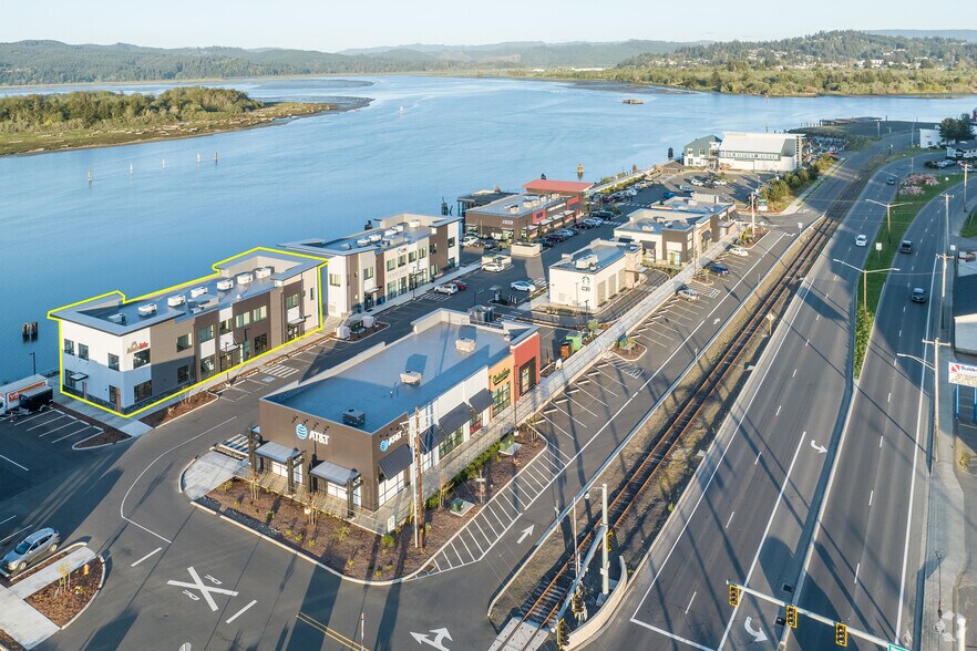 More Photos Of 1280 N Bayshore Dr, Coos Bay General Retail For Lease