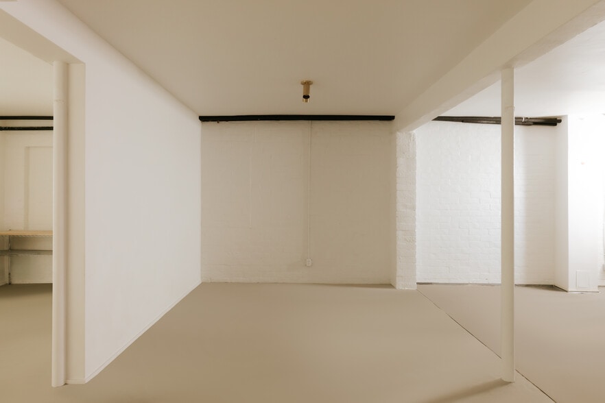 More Photos Of 2218 Pico Blvd, Santa Monica General Retail For Sale