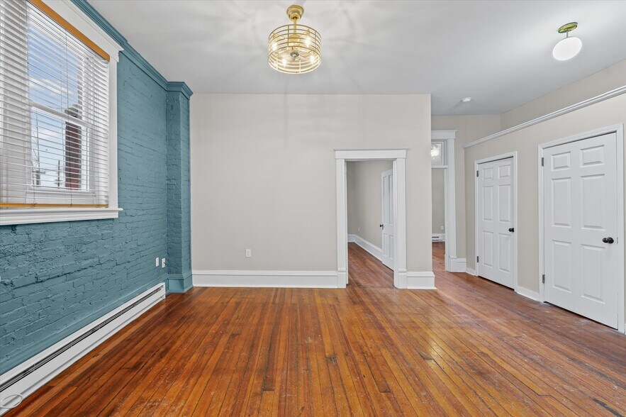 More Photos Of 125 S Market St, Paxton Specialty For Sale