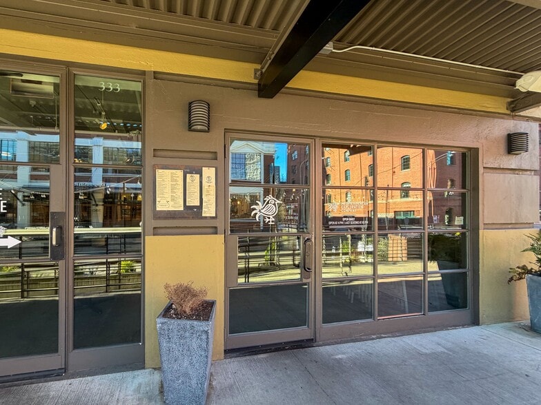 More Photos Of 323-325 NW 13th Ave, Portland Office For Sale