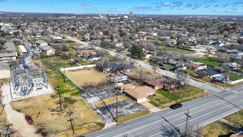 More Photos Of 2810 S 27th St, Abilene Office For Sale