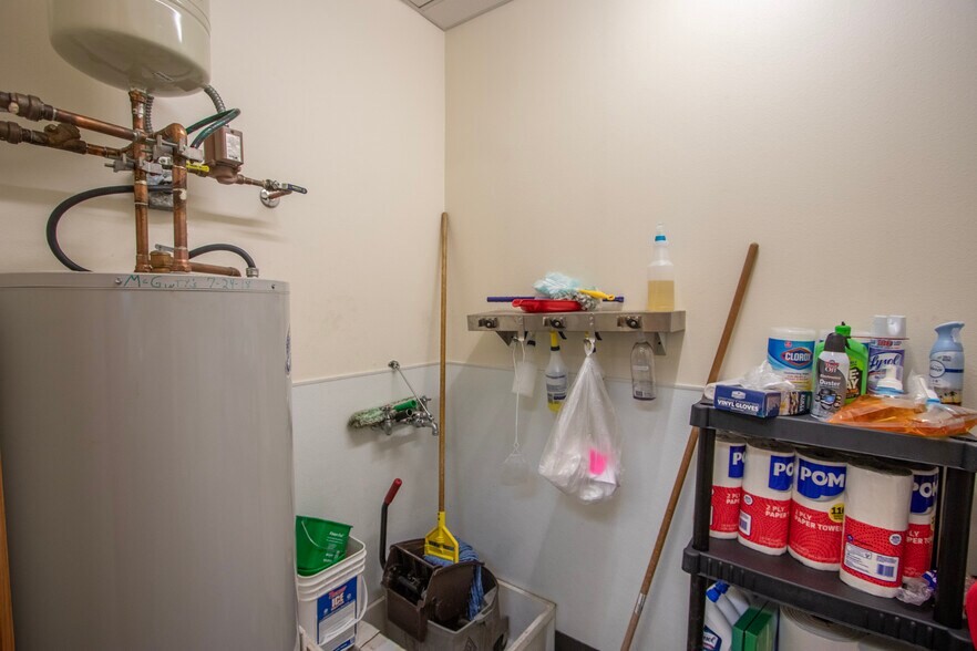 More Photos Of 3831 Denis Dr, Casper Medical For Lease