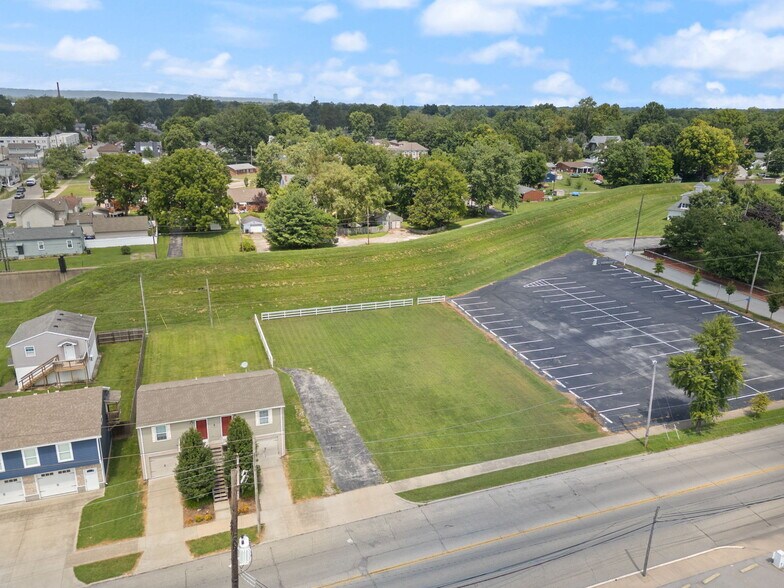 More Photos Of 1021 E Market St, Jeffersonville Land For Sale
