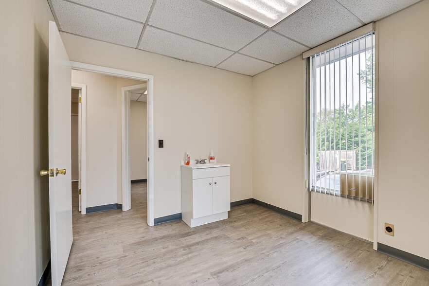 More Photos Of 451 S Washington Ave, Piscataway Medical For Lease