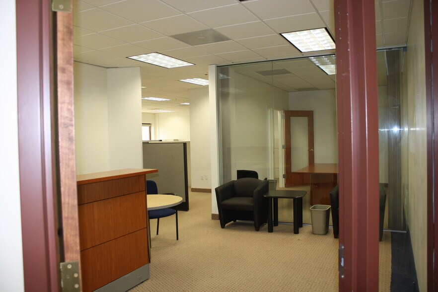 More Photos Of 276-278 Turnpike Rd, Westborough Freestanding For Lease