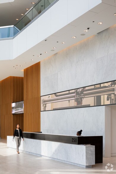 More Photos Of 250 W Pratt St, Baltimore Office For Lease