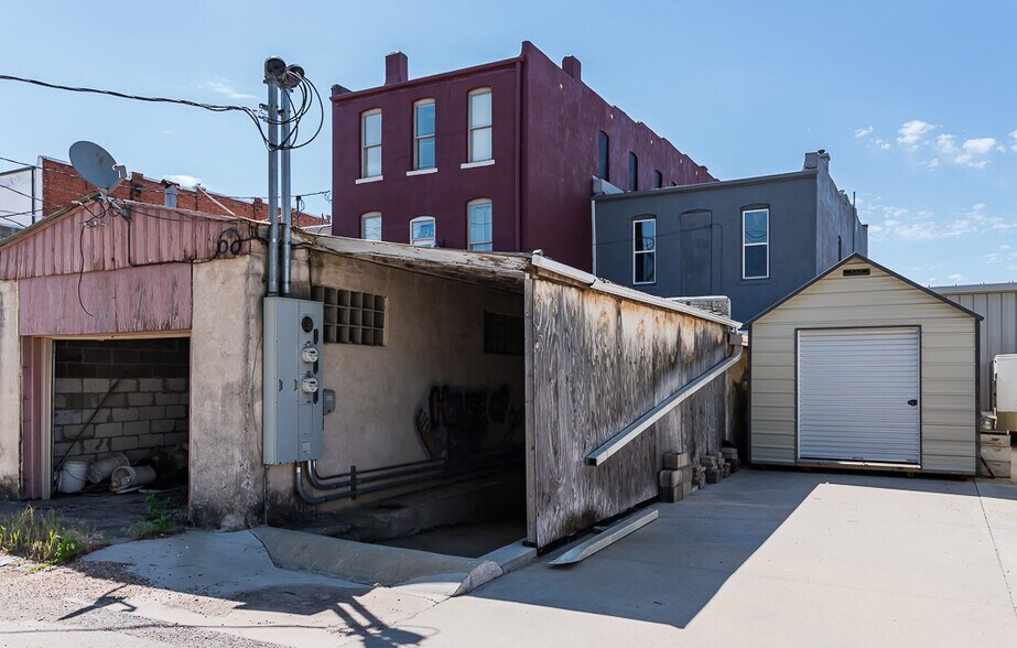 More Photos Of 620 Cherokee St, Leavenworth Storefront For Sale