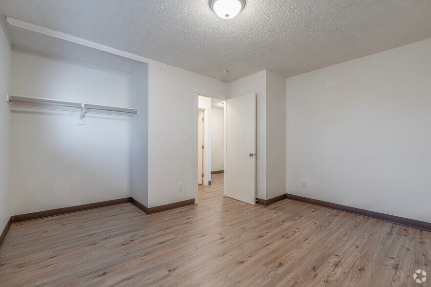 More Photos Of 2520 Hyacinth St NE, Salem Apartments For Sale