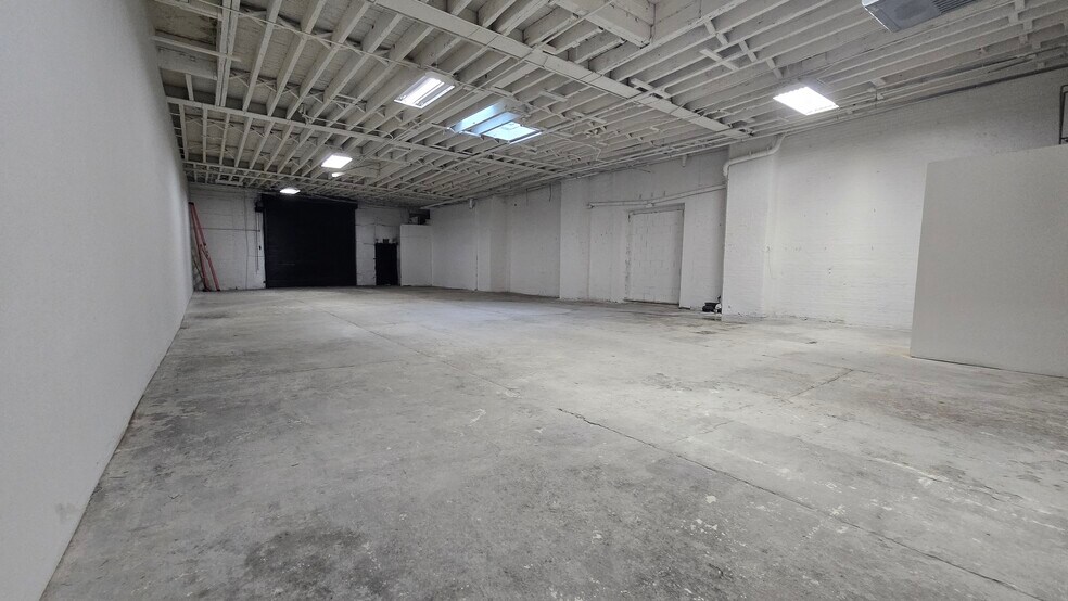 More Photos Of 272-280 Seigel St, Brooklyn General Retail For Lease