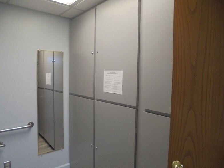 More Photos Of 320 E Hobsonway, Blythe Healthcare For Sale