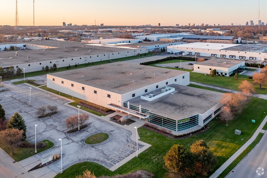 More Photos Of 555 W Estabrook Blvd, Milwaukee Warehouse For Lease