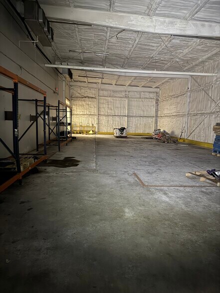 More Photos Of 8716 SE 15th St, Oklahoma City Distribution For Sale