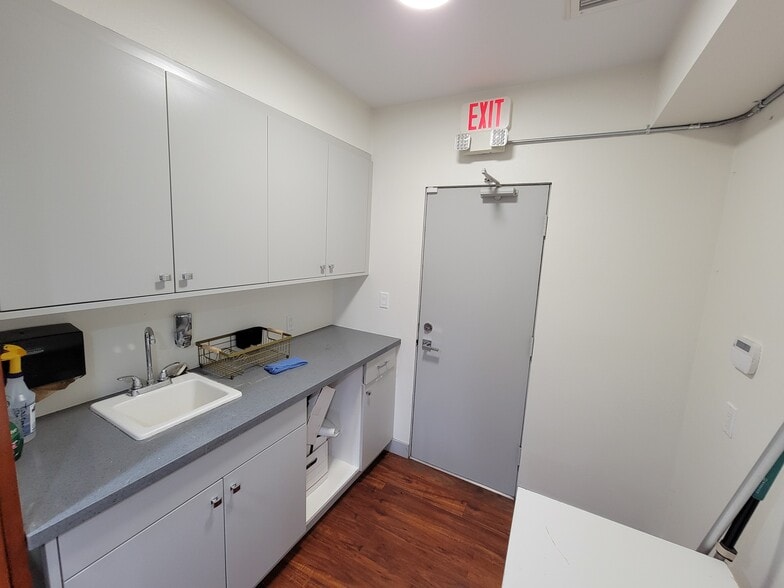 More Photos Of 3231 Waring Ct, Oceanside Medical For Sale